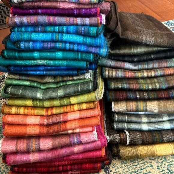 Beautiful alpaca scarf from Ecuador so soft and warm! - Picture 5 of 9